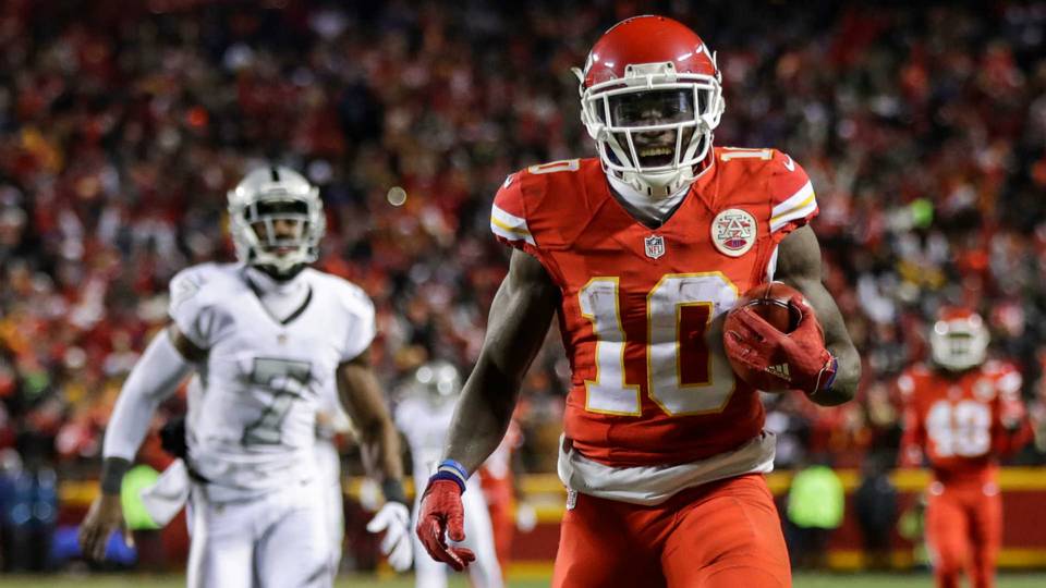 tyreek-hill-012617-getty-ftr_1h69spot5y3ar1mgtmzicfvro6.jpg